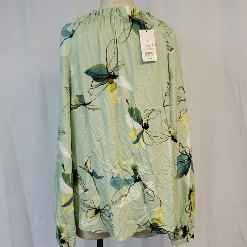 A New Day Ruffled Flowy Top - Picture 2 of 2
